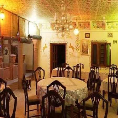 Hotel Suroth Mahal Luhāru 外观 照片