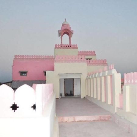 Hotel Suroth Mahal Luhāru 外观 照片
