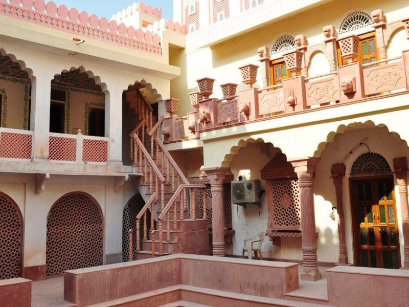 Hotel Suroth Mahal Luhāru 外观 照片