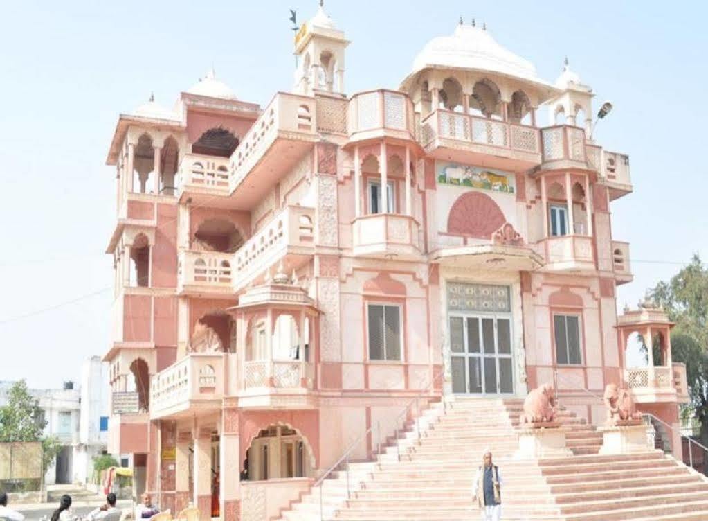 Hotel Suroth Mahal Luhāru 外观 照片